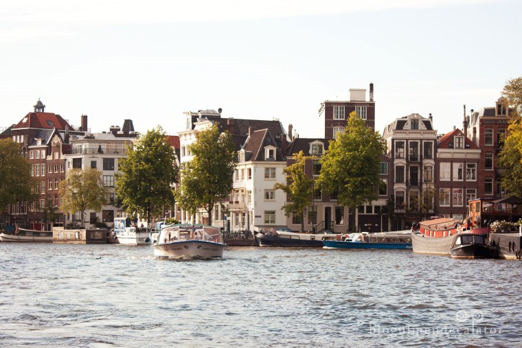 Amsterdam-craziera pe raul amstel