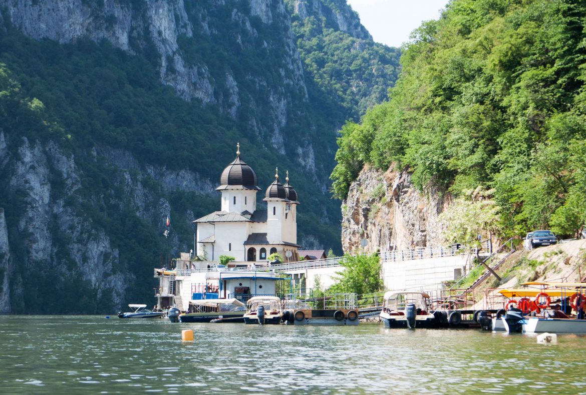 Plimbare cu barca prin cazanele Dunarii