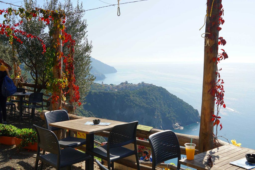 restaurant pe trasul de hiking Vernazza-corniglia